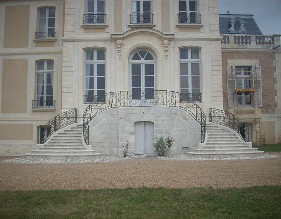 Façade d'hôtel de ville - Groupe Villemain
