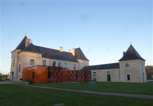 1- Bibliothèque au Château de Saffré - Groupe Villemain