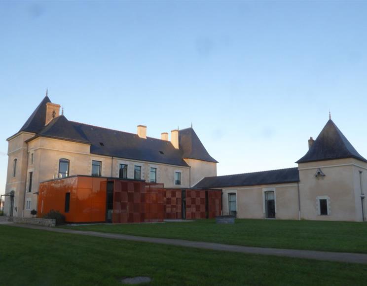 1- Bibliothèque au Château de Saffré - Groupe Villemain