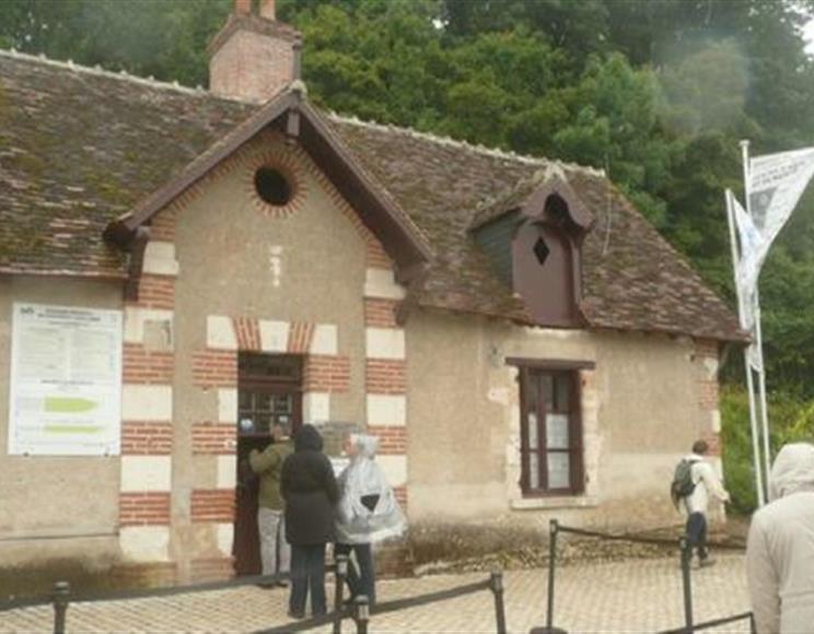 7- Dépendances Château de Chaumont-sur-Loire - AVANT - Groupe Villemain