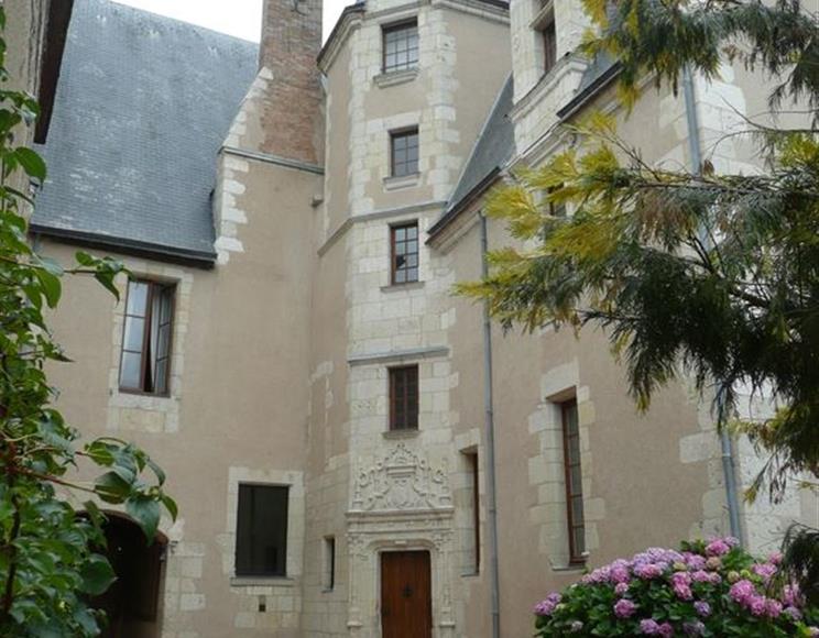 12- Place Clémenceau à Montoire - Groupe Villemain