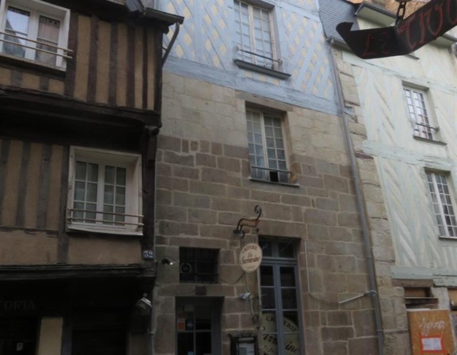 Façade rue St Georges à Rennes (35) - Groupe Villemain