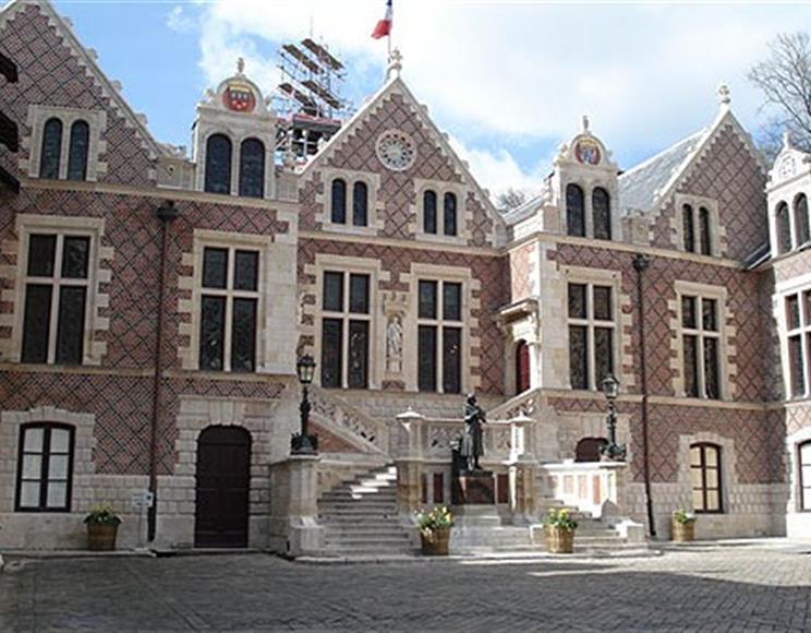 9- Hôtel Groslot – Mairie d'Orléans - Groupe Villemain