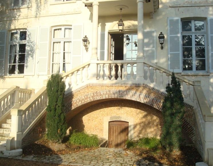 7- Escalier en pierre de taille à Jouy-les-Moulins-Neufs - Groupe Villemain
