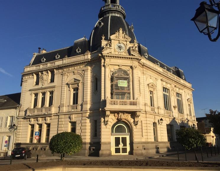 9- Ancienne Caisse d'Épargne à Dreux - Groupe Villemain