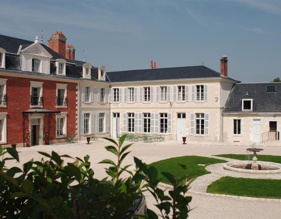 Cour du Domaine des Thomeaux - Groupe Villemain