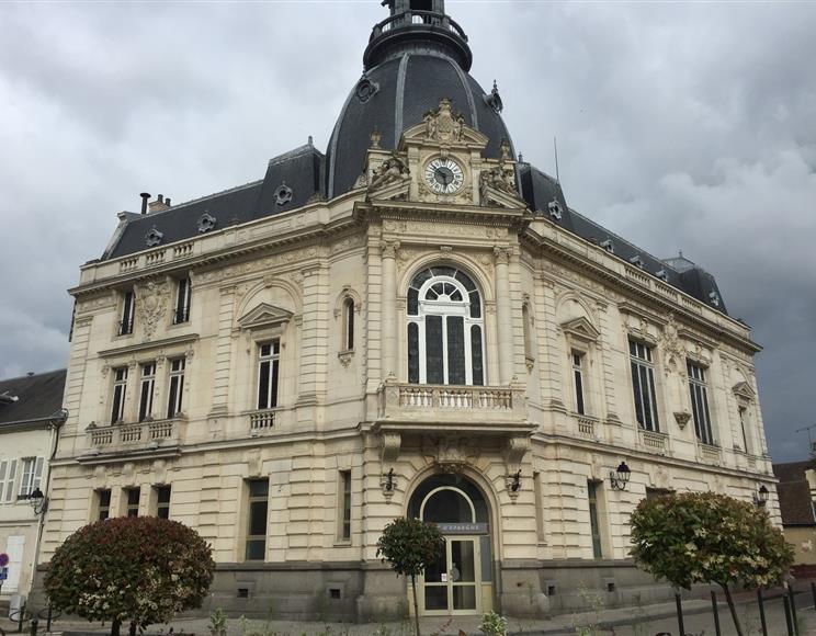 15- Ancienne Caisse d'Épargne à Dreux - Groupe Villemain